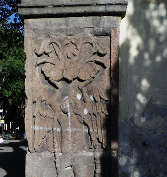 de paseo por coyoacan curso foto columna angel alas escultura relieve